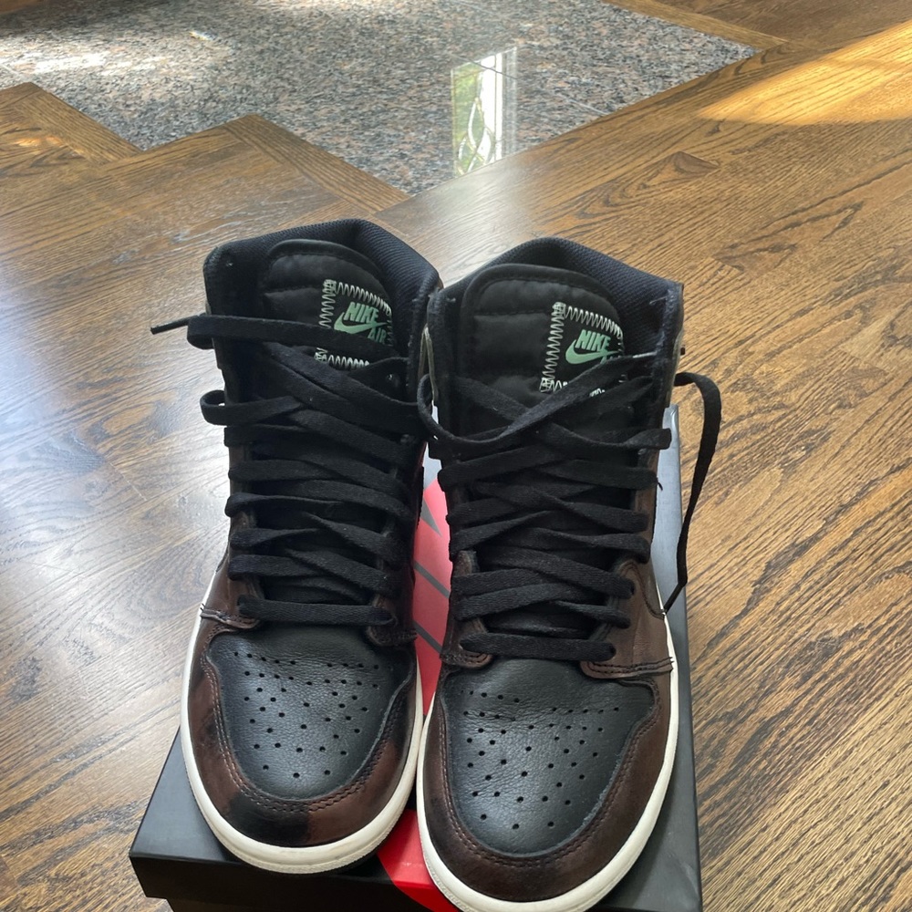 Mens sz 9 worn 2x in EUC!!   Nike Air Jordan 1 sneakers